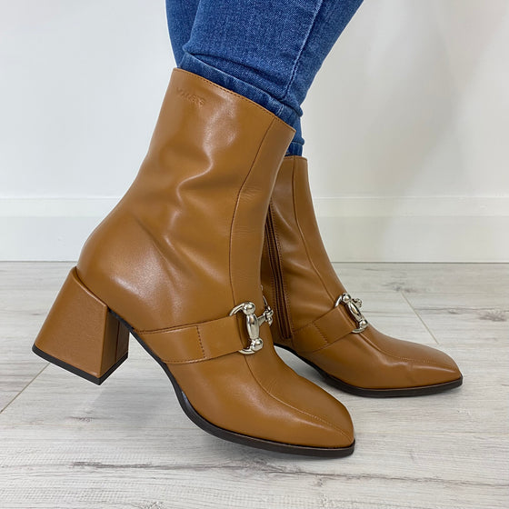 Wonders Tan Leather Square Toe Boots