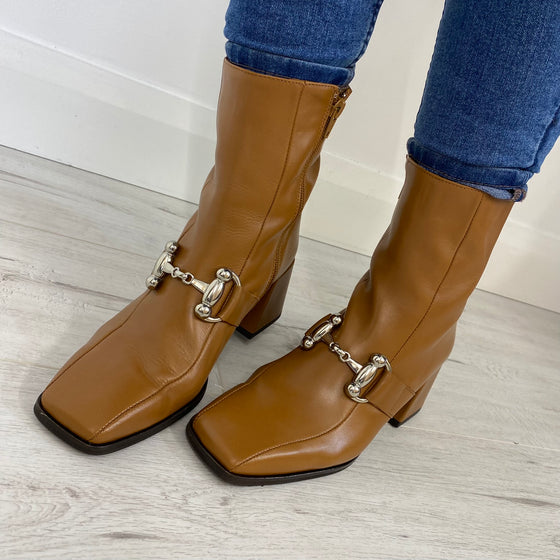 Wonders Tan Leather Square Toe Boots