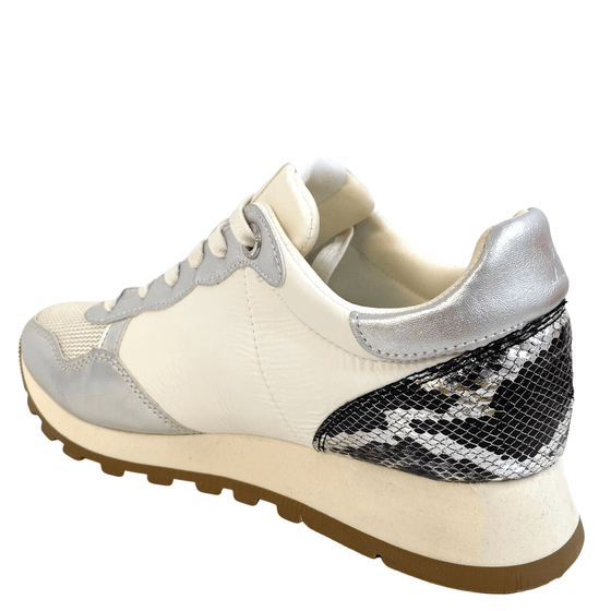 XTI Neutral Lace Up Sneakers