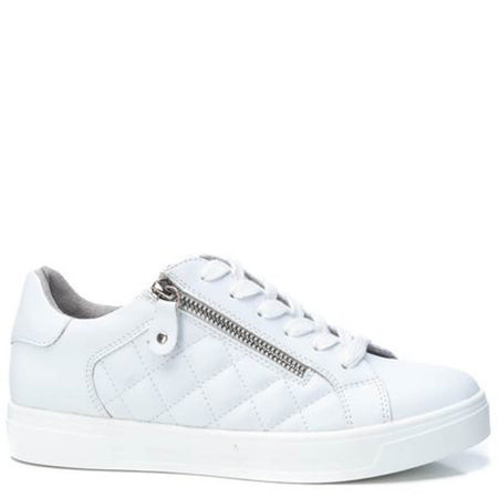 XTI White Quilted Side Zip Sneakers